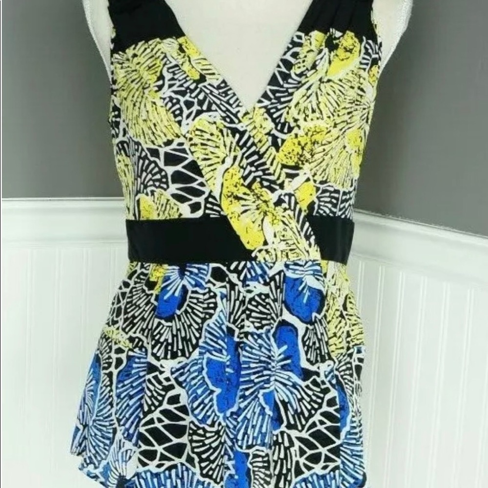 BCBG MAXAZRIA FLORAL 100% SILK TOP